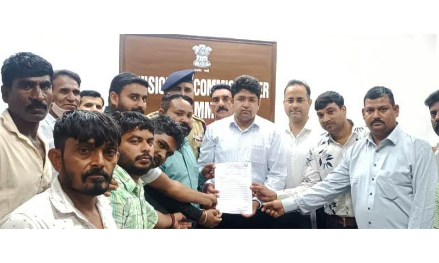 Province wide strike of Safai Karamcharies called off; Div Com Jammu assures timely redressal of demands